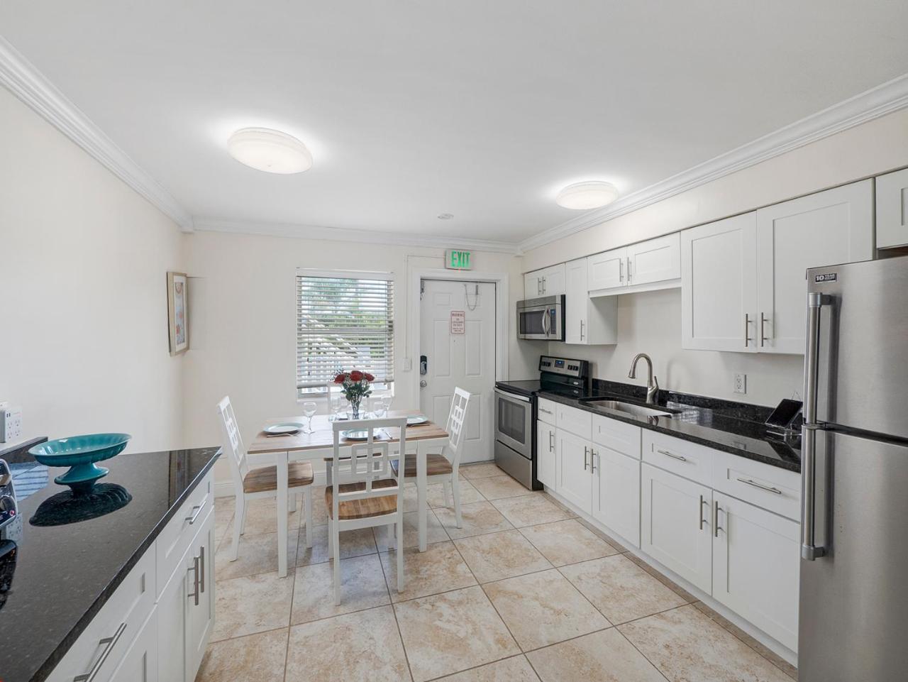 Bright And Sunny 2Br !!Close To Peanut Island!! ريفييرا بيتش المظهر الخارجي الصورة